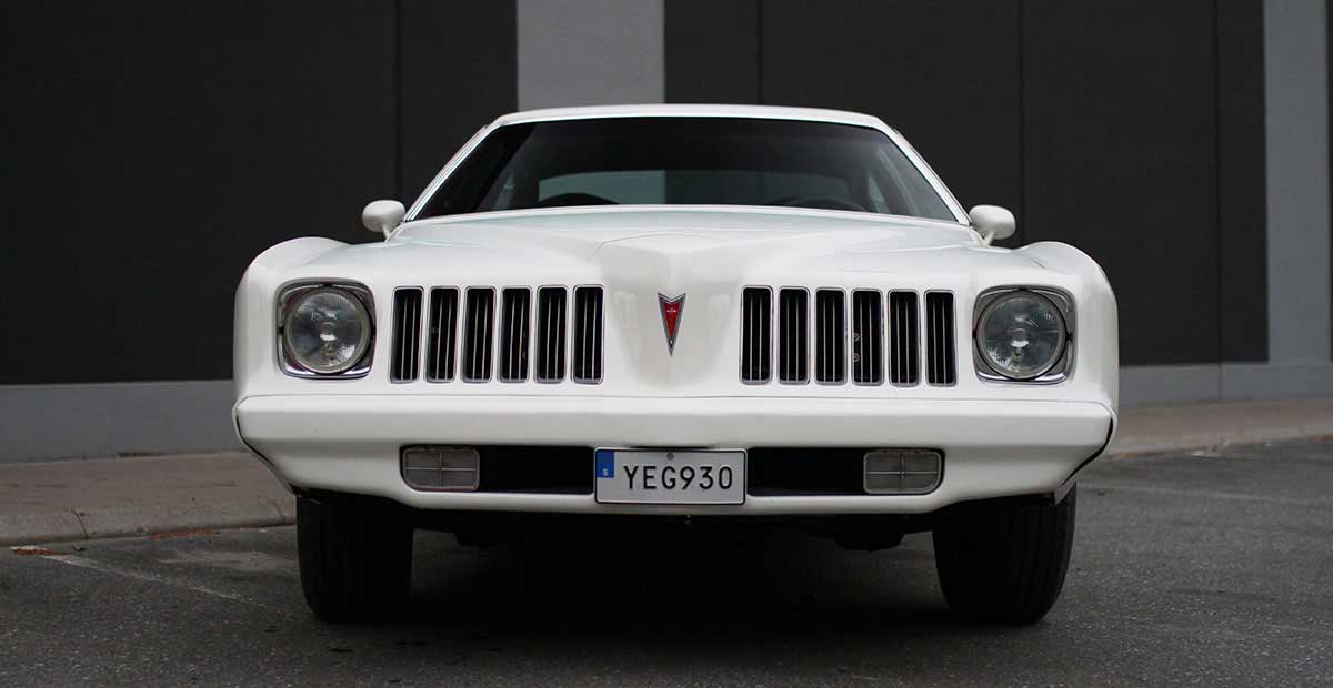 pontiac grand am from the front