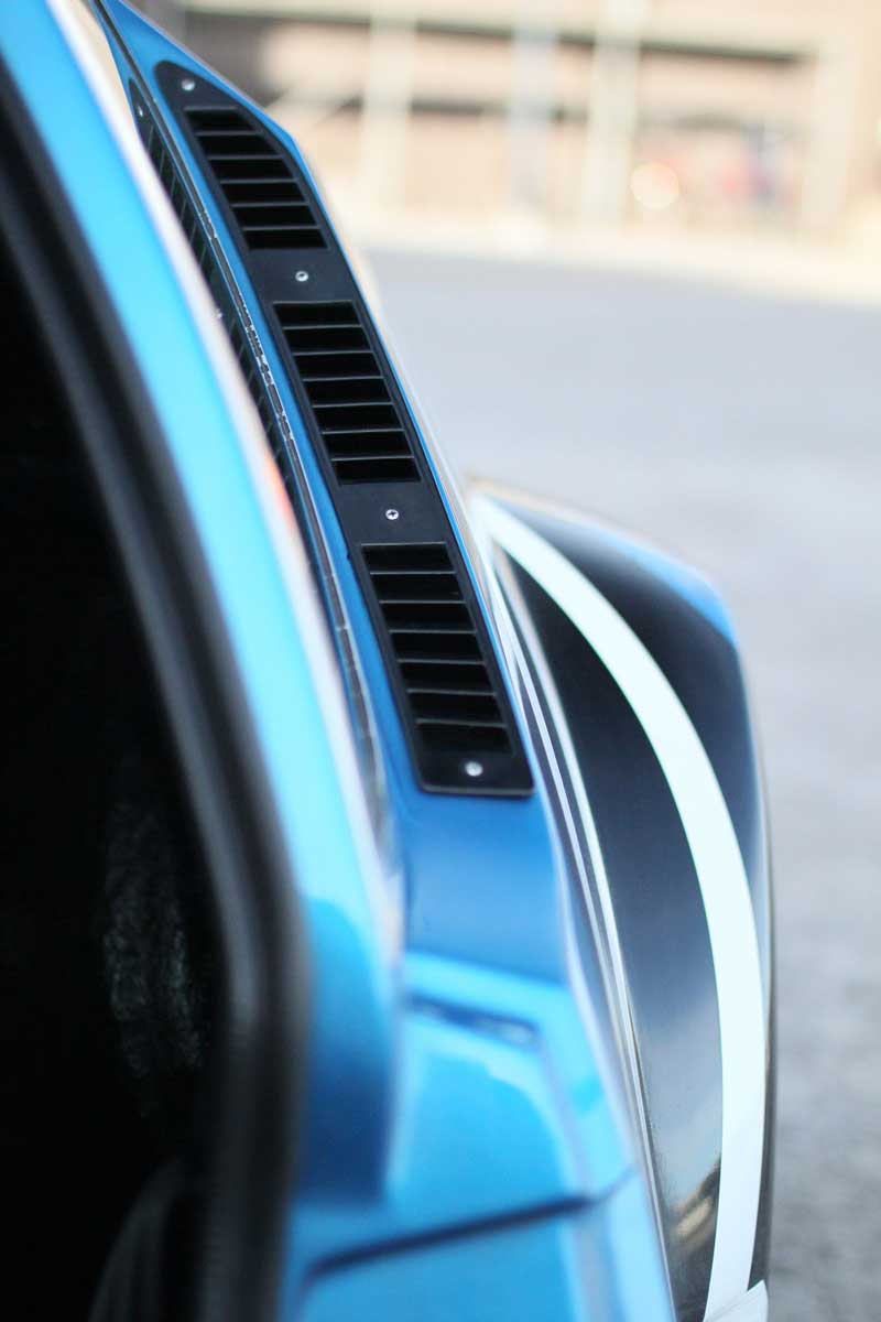 the side vent of a Renault a310