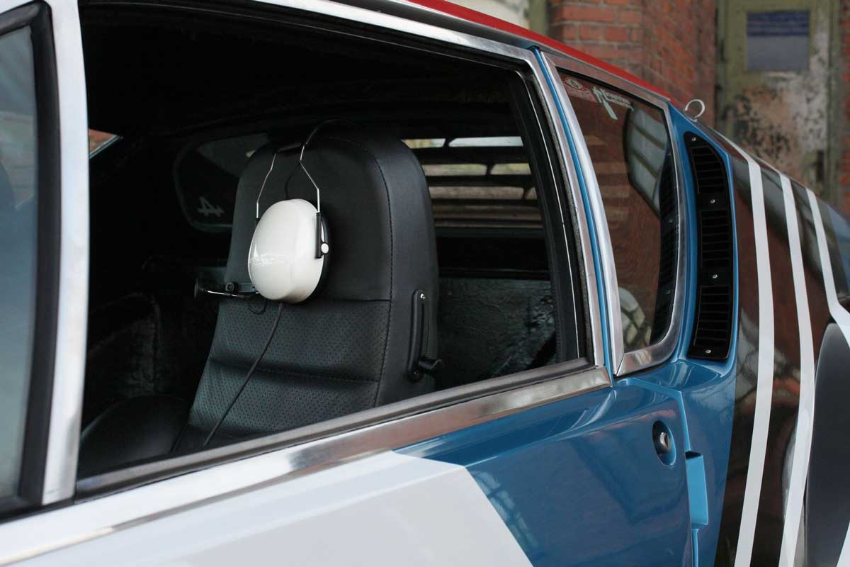 Headphones in the seat in a renault a310