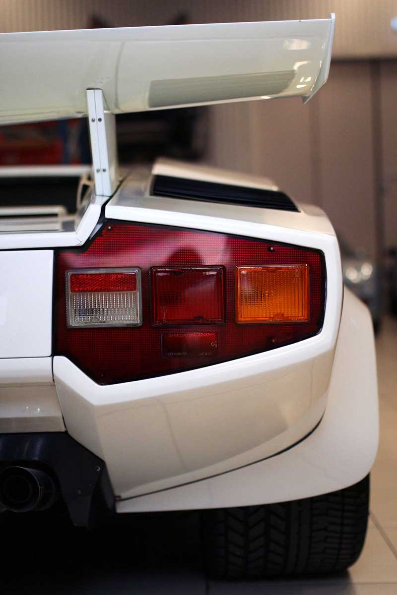 The Countach from the behind with a wing