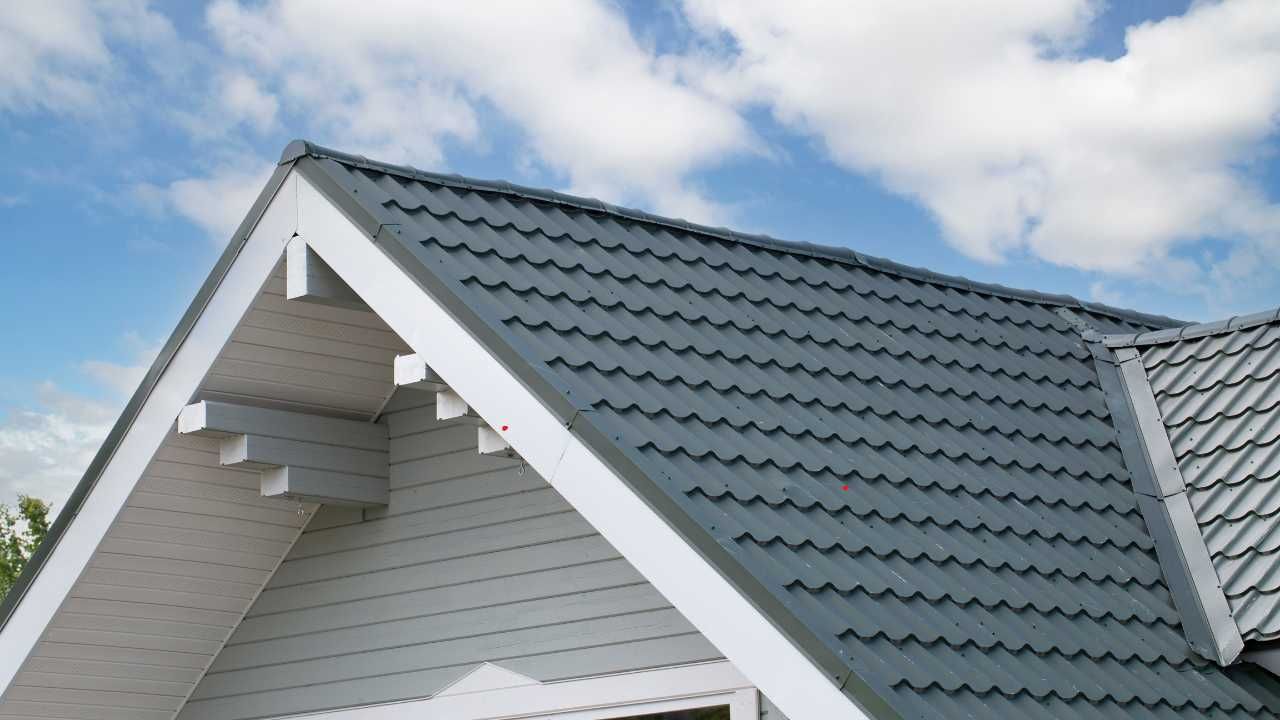Understanding Roof Warranties: What Homeowners Need to Know