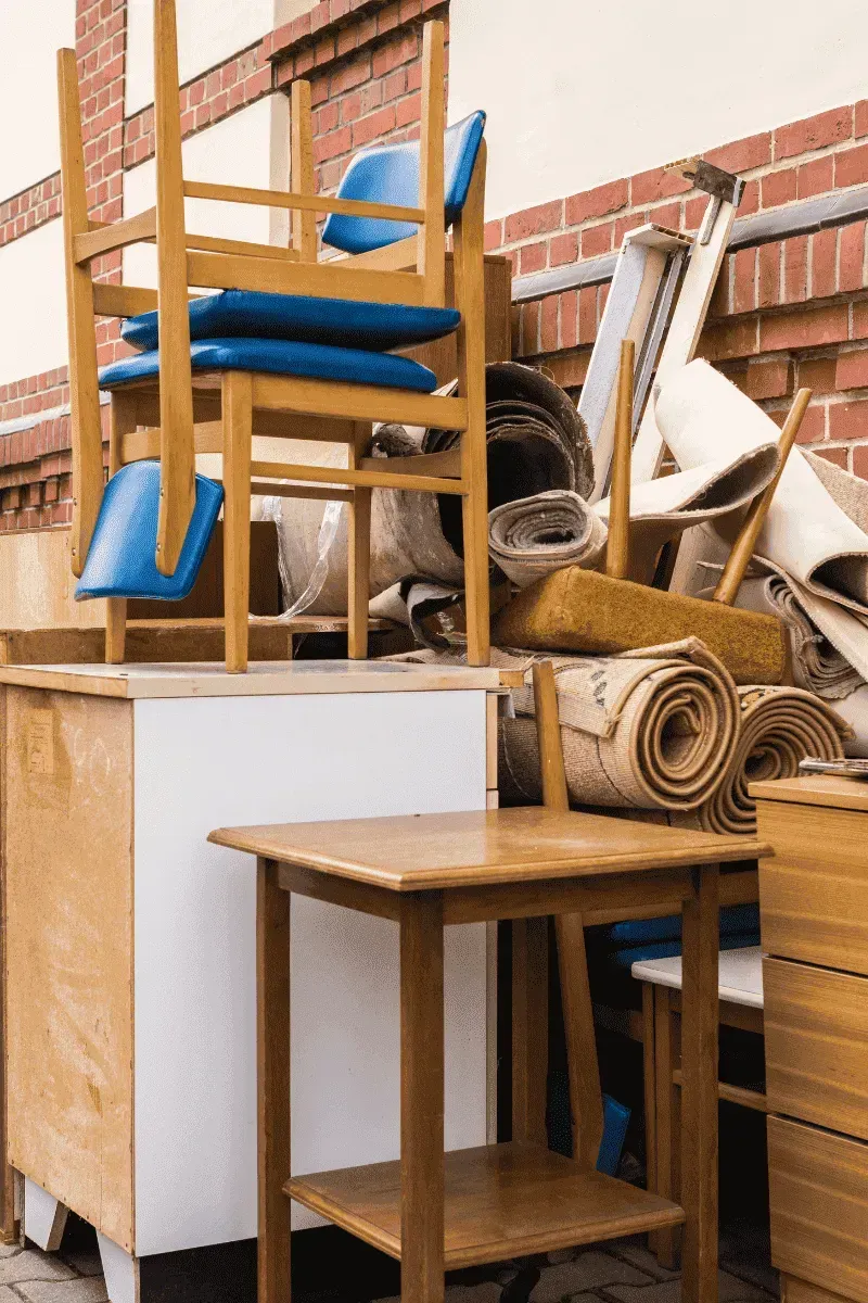 Heavy couch and residential furniture removal services in Smyrna GA.