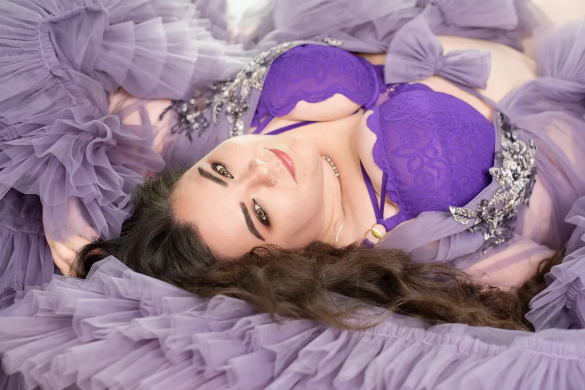 Honey & Lace studio bride and bridesmaids glamour session