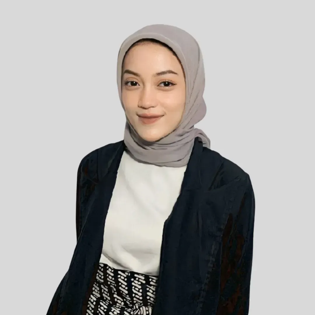 Naila is the Design & Bahasa Lead of Marriage.MBA