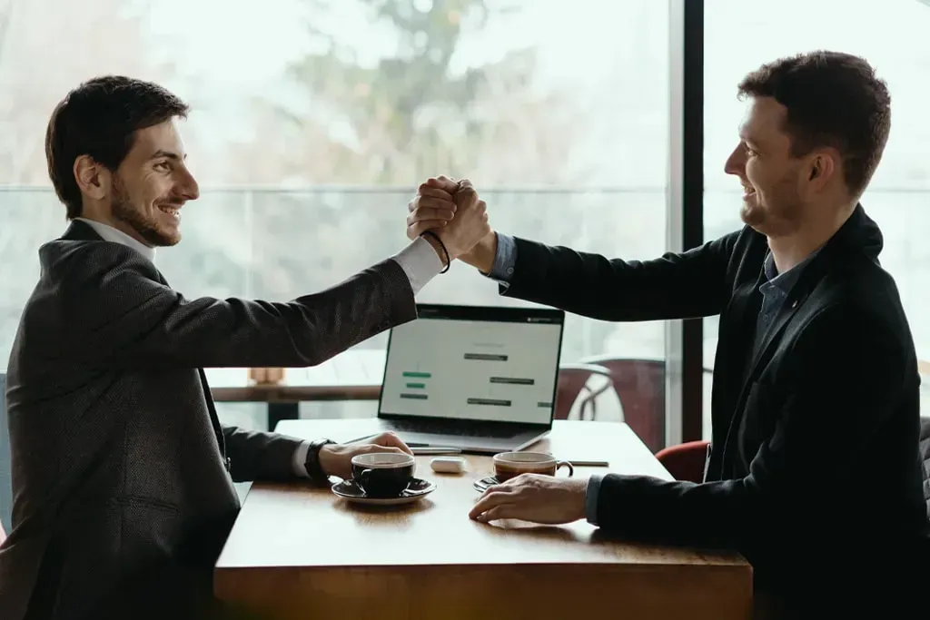 Franchise vs. Startup: Pros & Cons