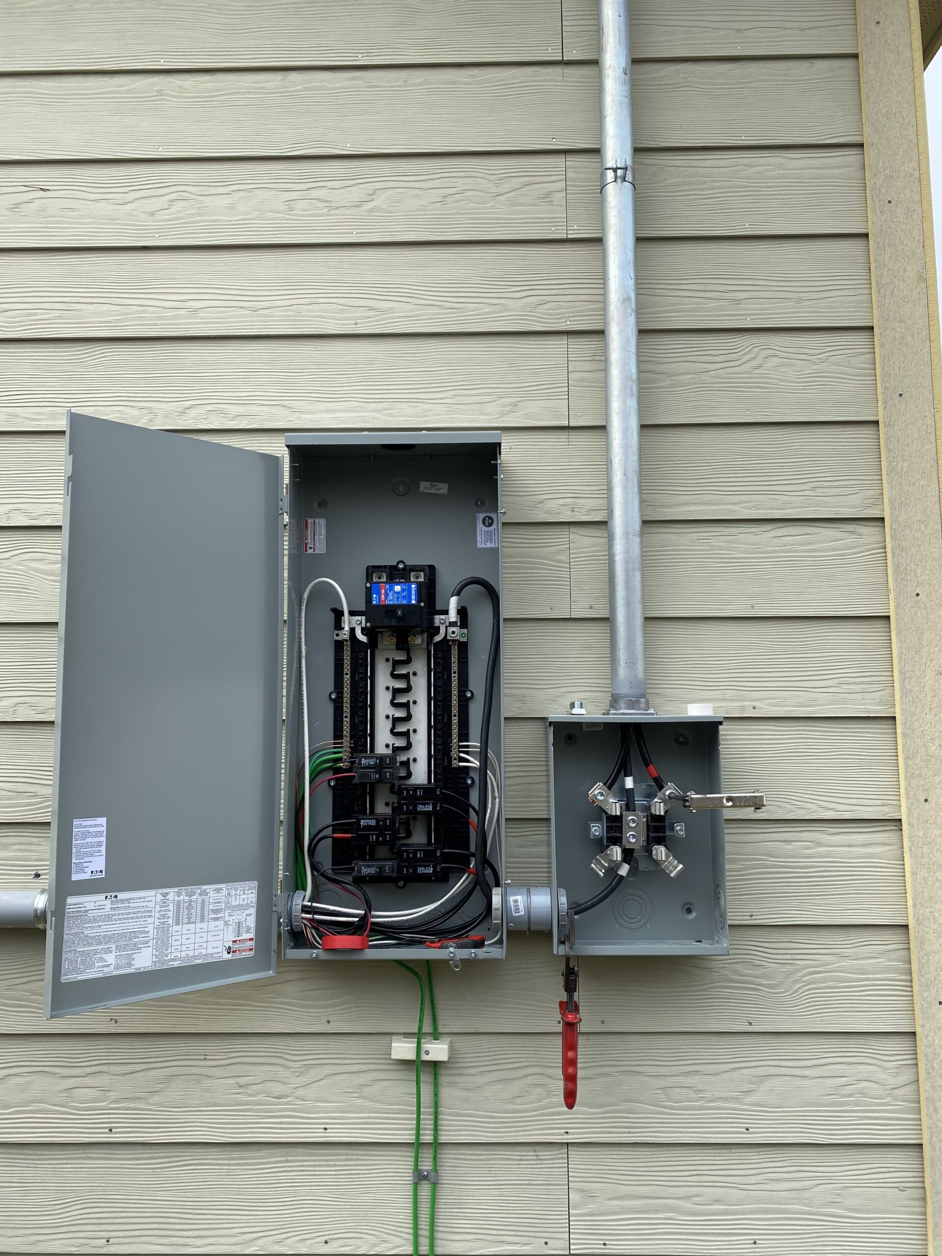 {{ custom_values.service_1 }} in {{custom_values.biz_area_1})