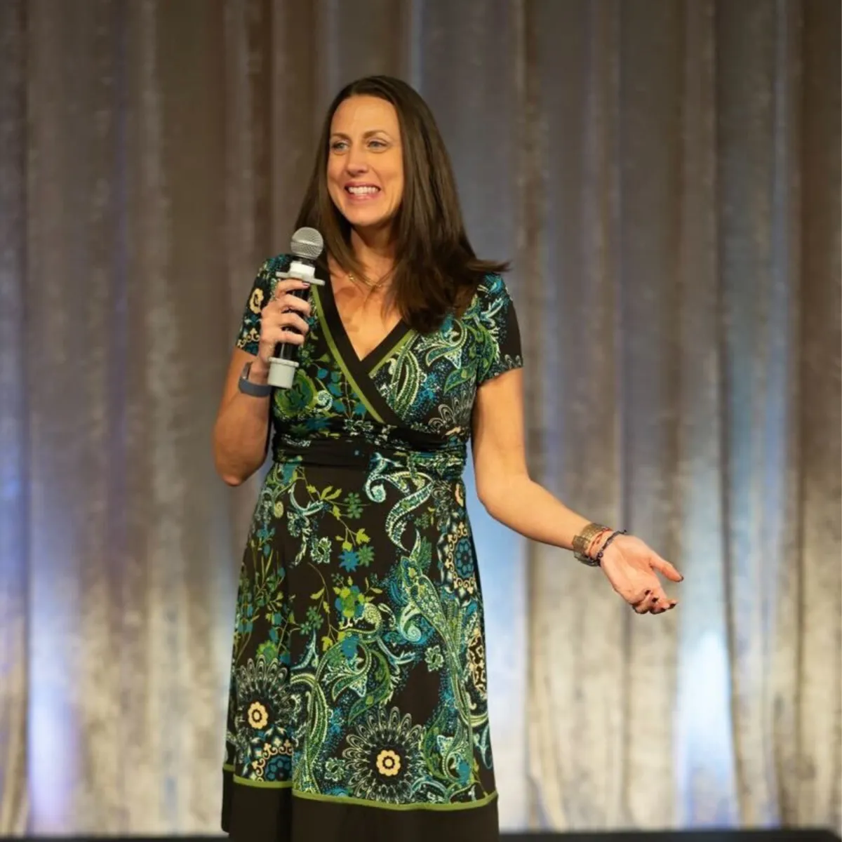 The Famous Acupuncturist | Business Coaching & Mentorship for Wellness Practitioners