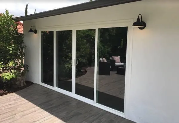 Glass window cleaning services