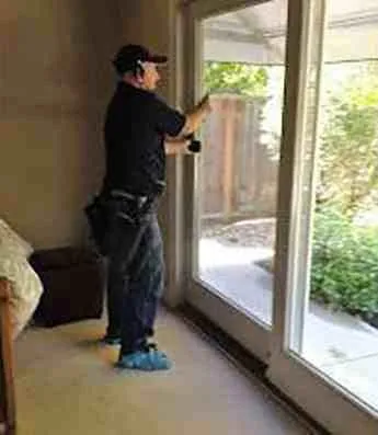 Glass window cleaning services