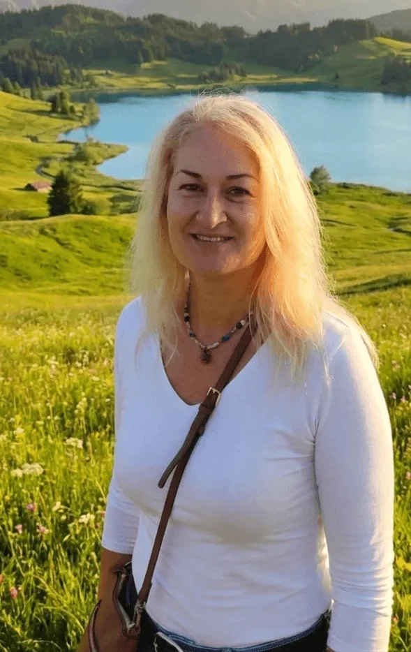 Bettina Hugnet bei Wanderung