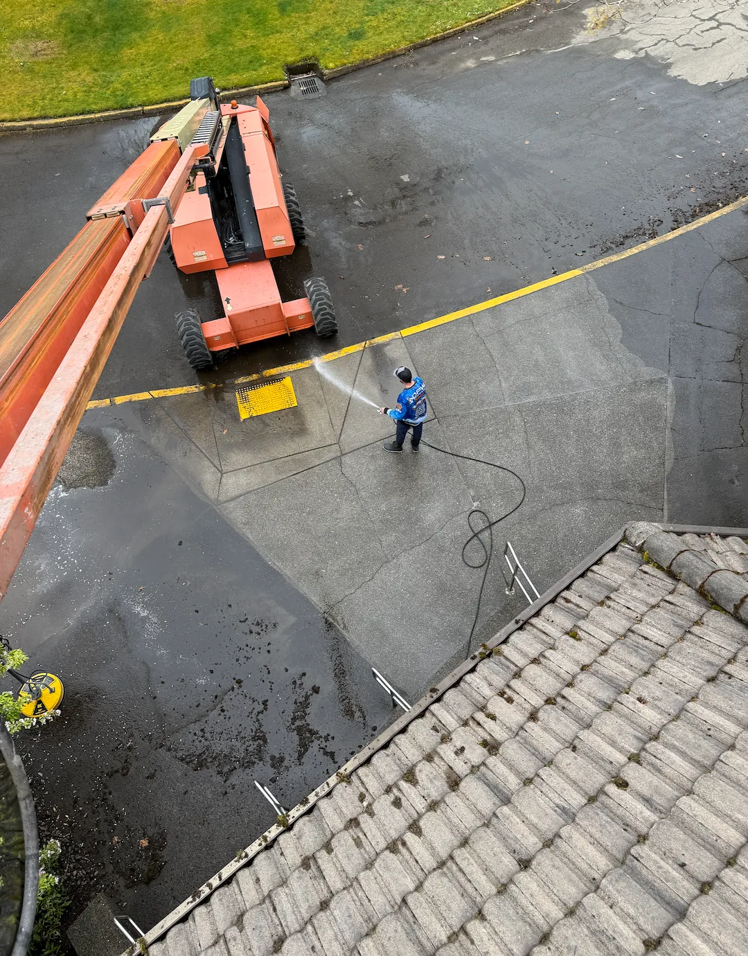 Olympia Washington Professional Gutter Cleaning Pressure Washing