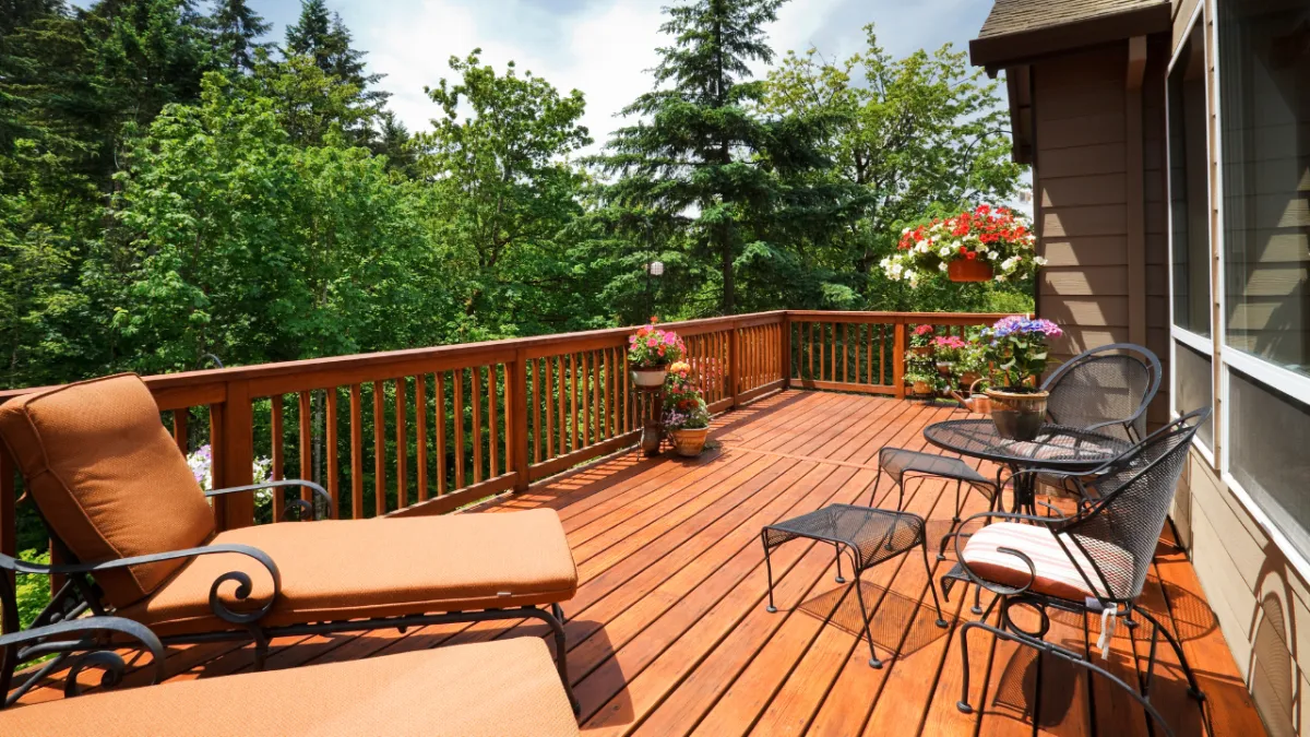 Olympia Washington Professional Deck Cleaning Pressure Washing