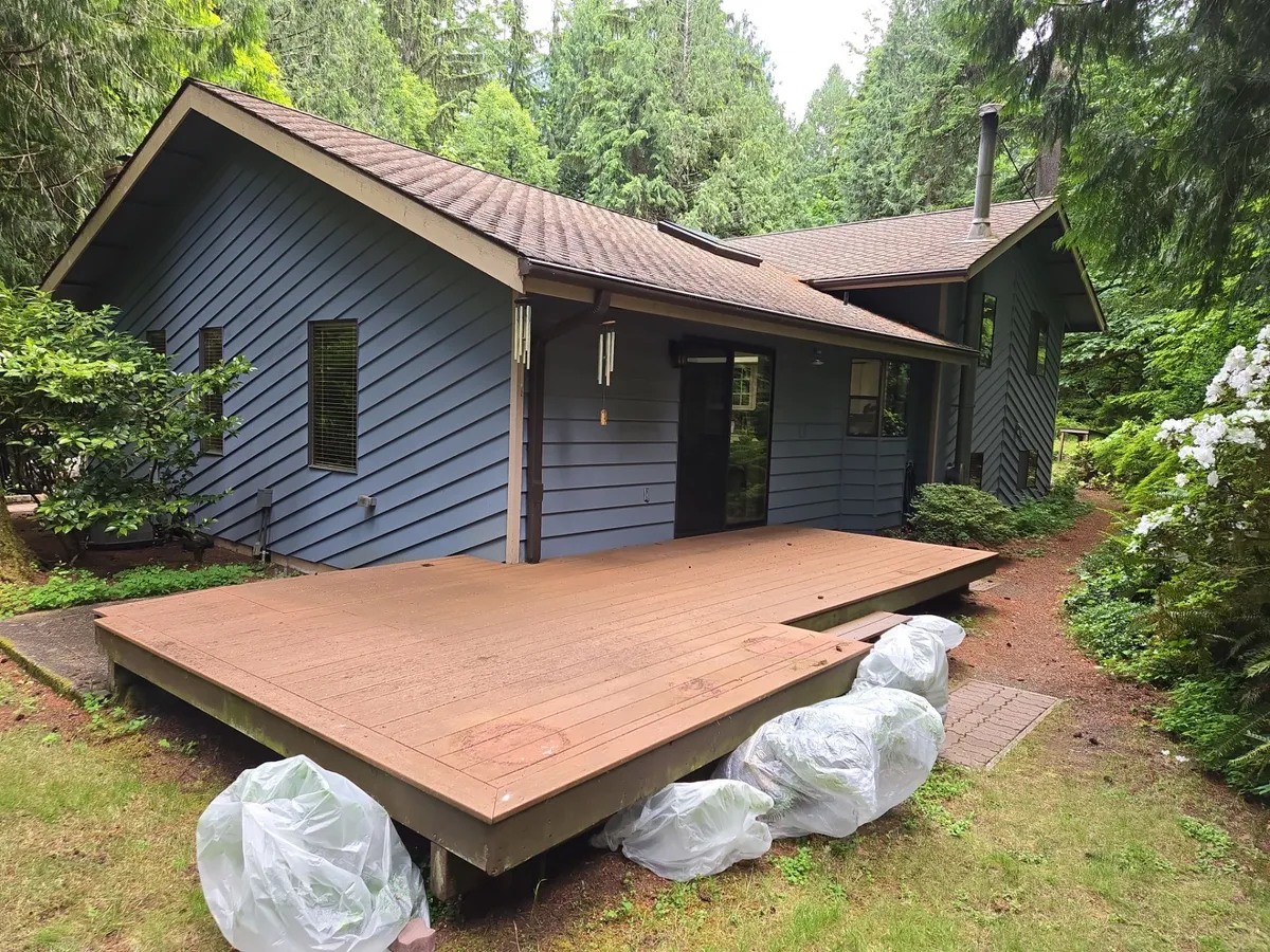 Olympia Washington Professional Deck Cleaning Pressure Washing