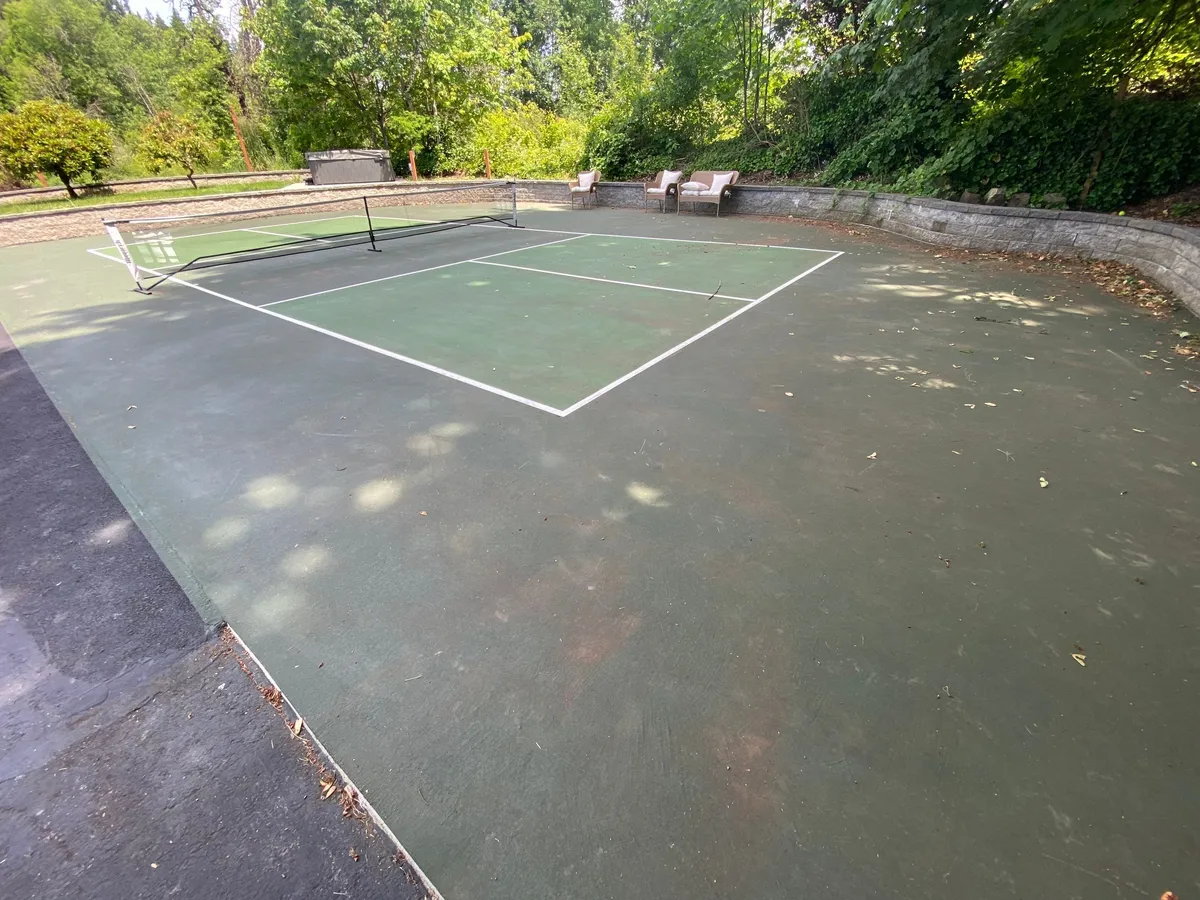 Olympia commercial outdoor sports court cleaning