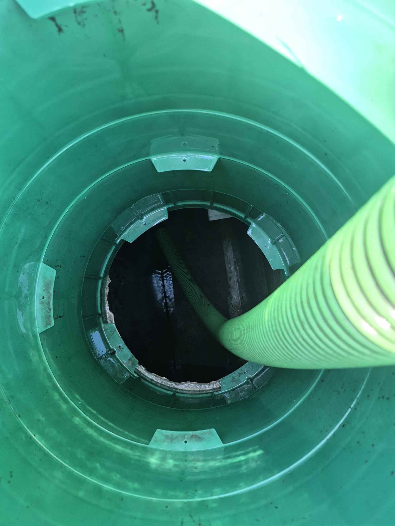 water splash in close up photography