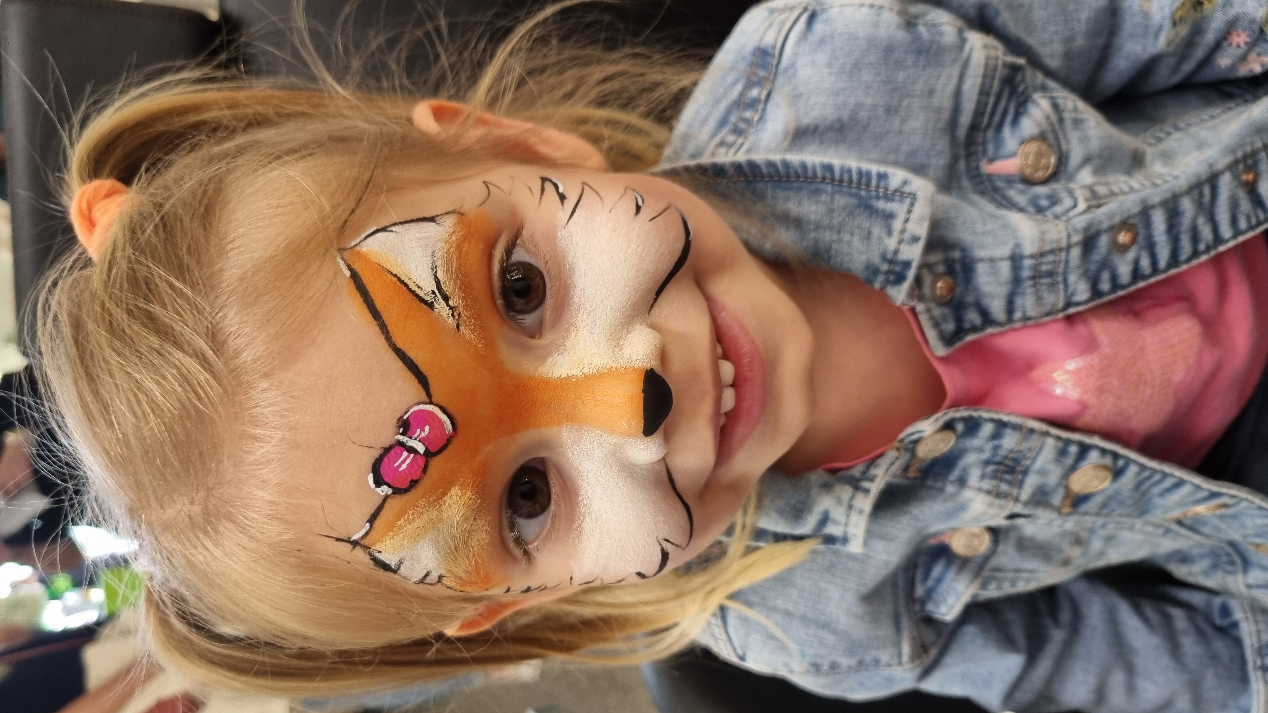 Kinderschminken Tiger für Kindergeburtstag in der Thurgau – GlitzerPinsel