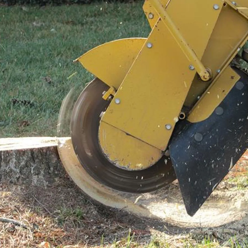 Stump removal machine