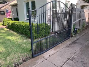 {{ custom_values.service_3 }} in {{custom_values.area_2})