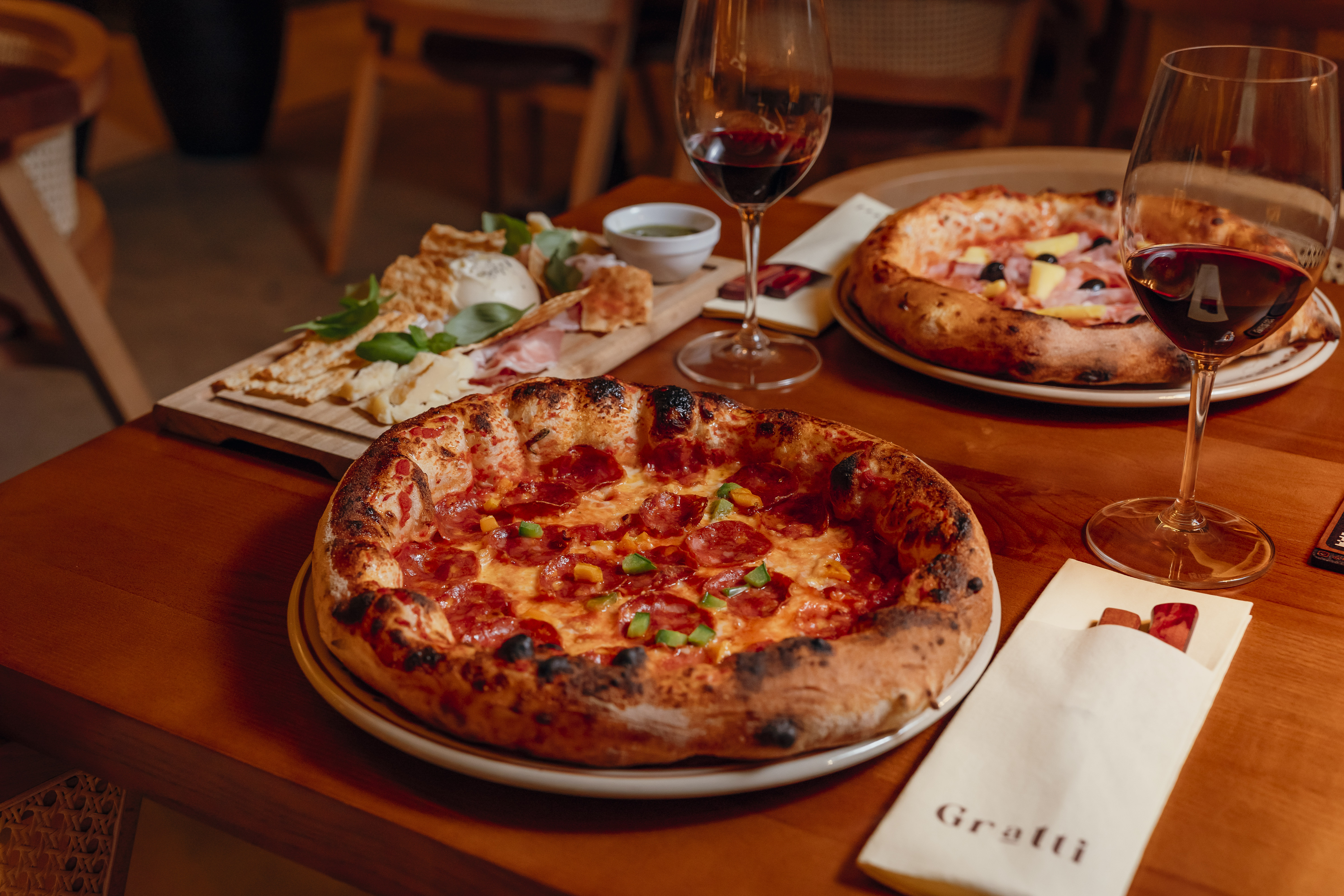 "Prato do restaurante Gratti", "Equipa Wild Connections"