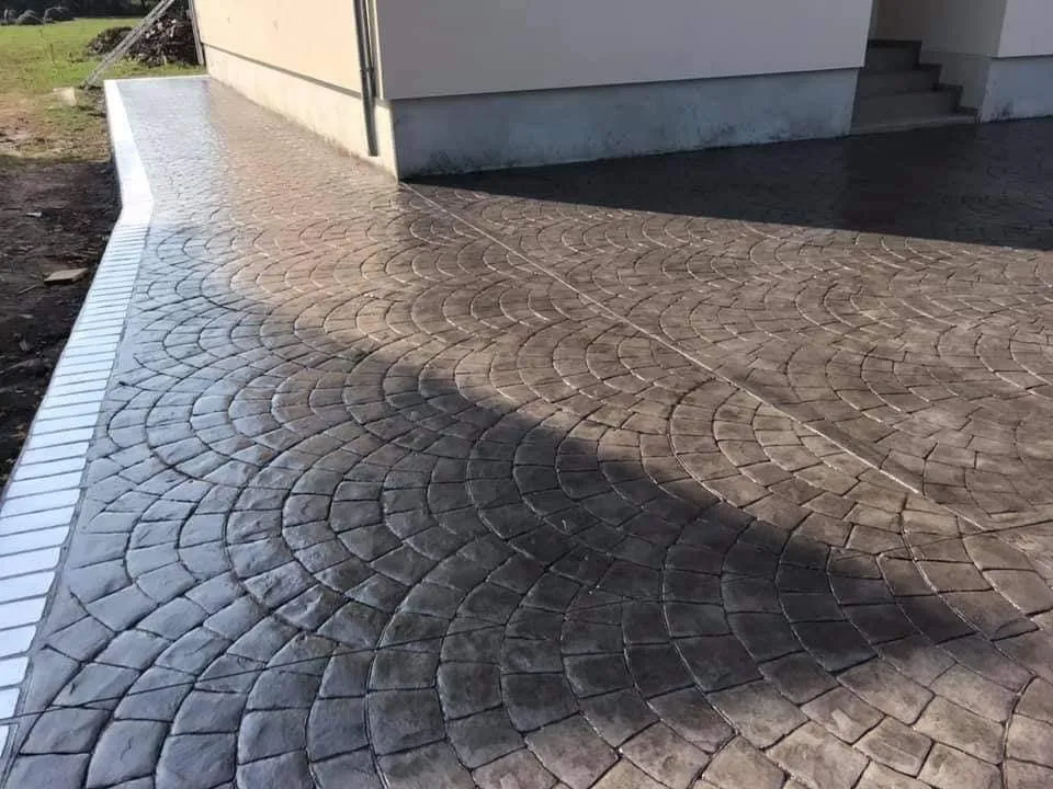 Beton amprentat curte în Vaslui