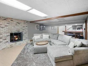 {{ custom_values.service_3 }} in {{custom_values.area_2})