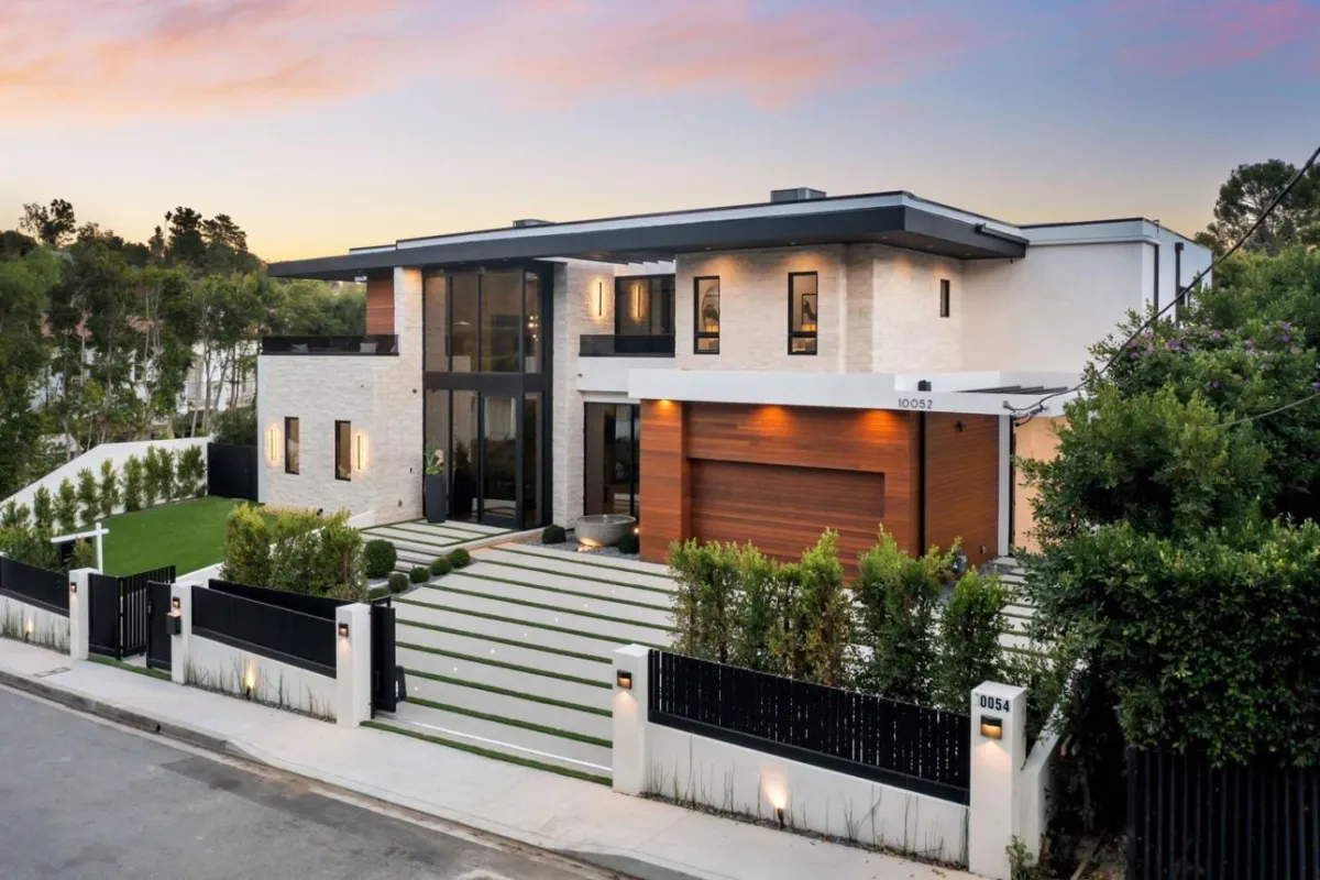 Luxury modern suburban home during the May 2026 U.S. housing market update