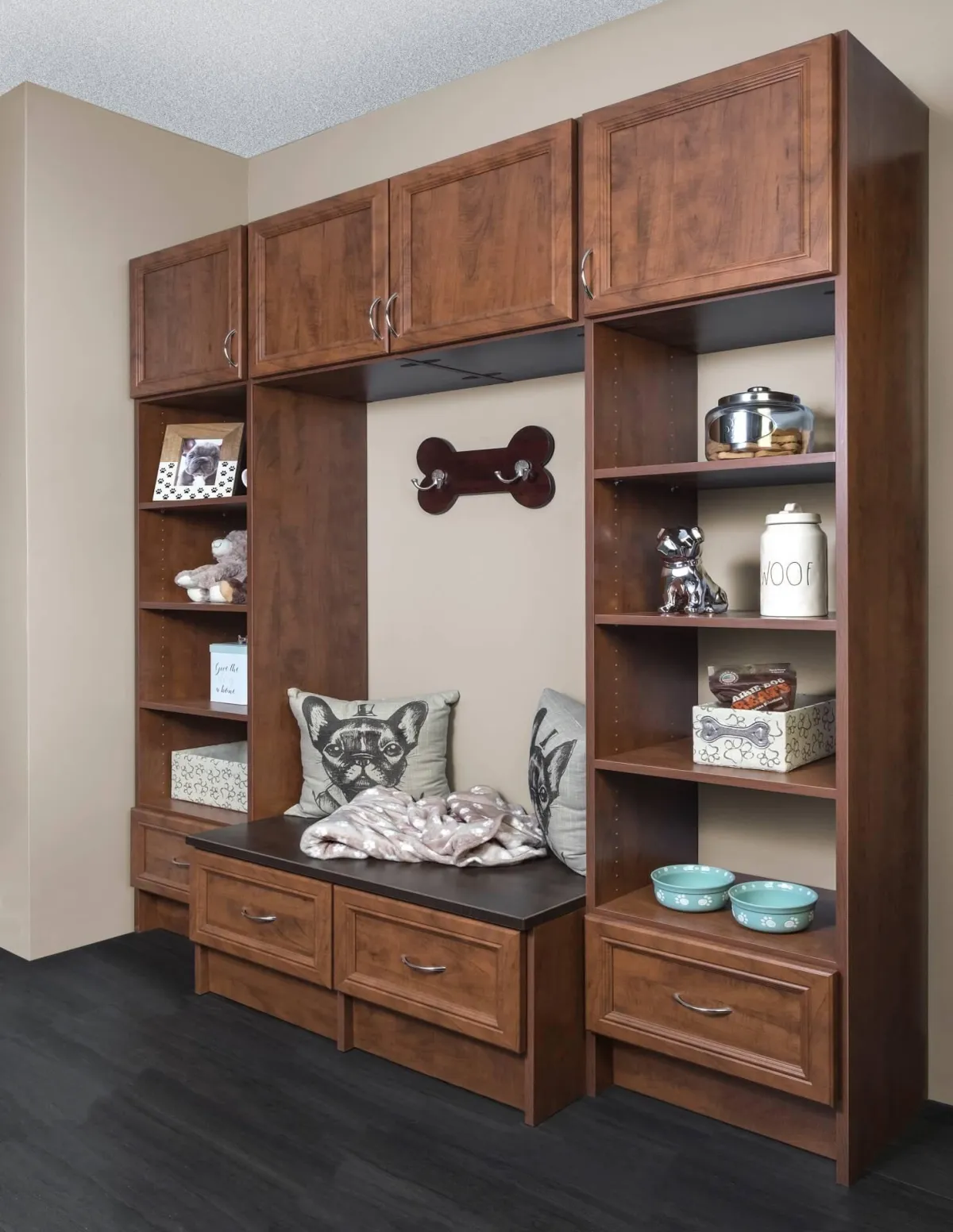 Warm Cognac Mudroom