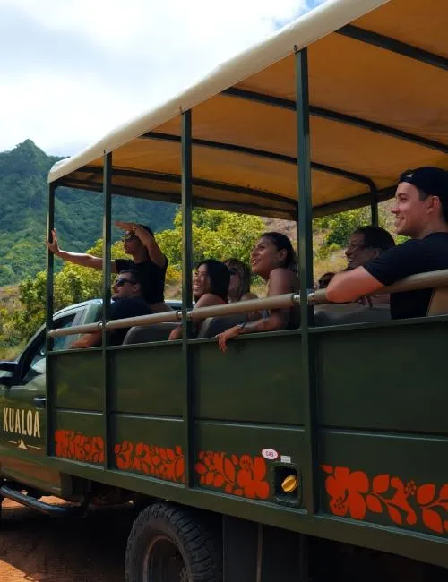 Jurassic Adventure Jeep with people