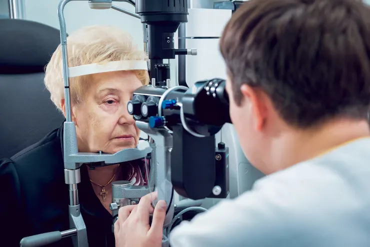 when to see an eye doctor