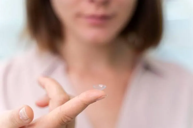 uncomfortable contacts solutions