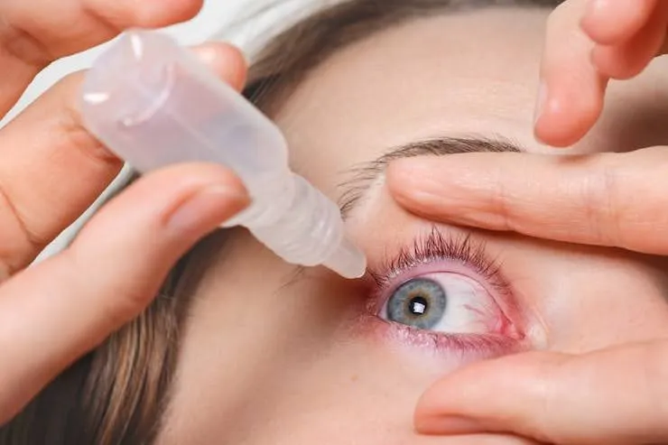 preservative-free eye drops contacts