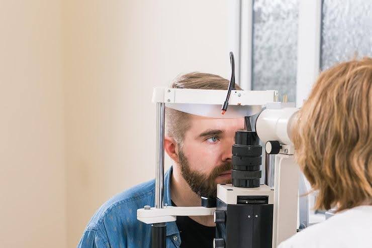 prism correction eye alignment