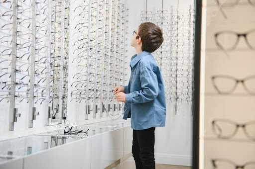 glasses to slow nearsightedness