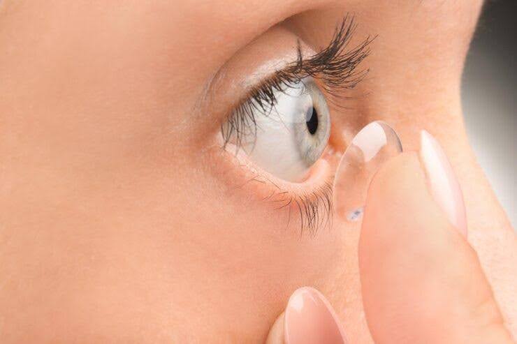 itchy eyes with contacts