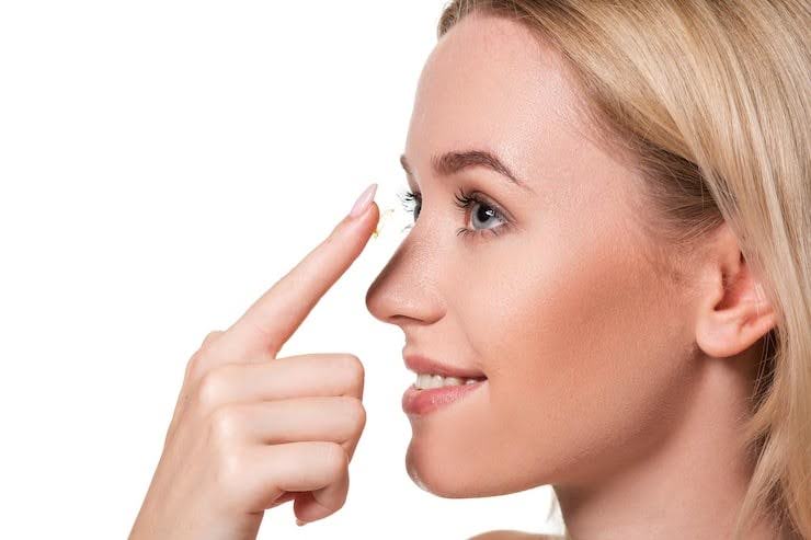 dry contact lenses later in the day