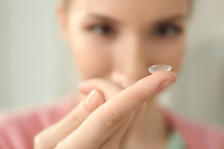  custom contact lenses vs soft lenses