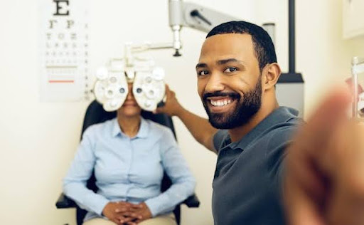 A specialty contact lens exm Houston patients