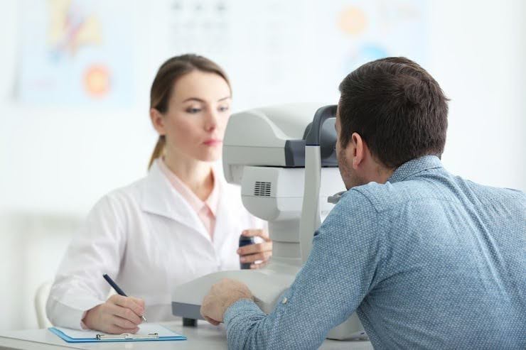 what to expect at a specialty contact lens fitting
