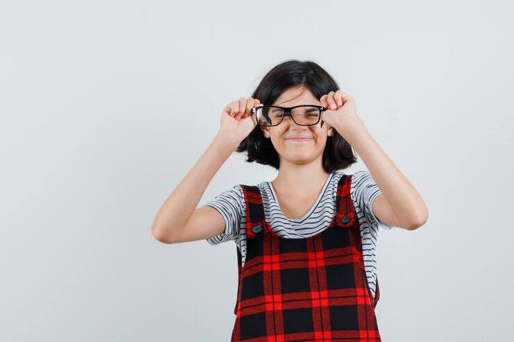 under-corrected glasses myopia