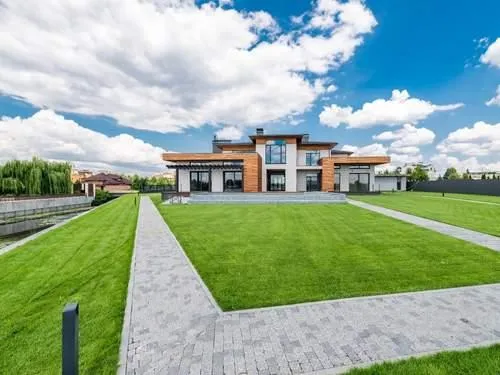  Lawn Maintenance