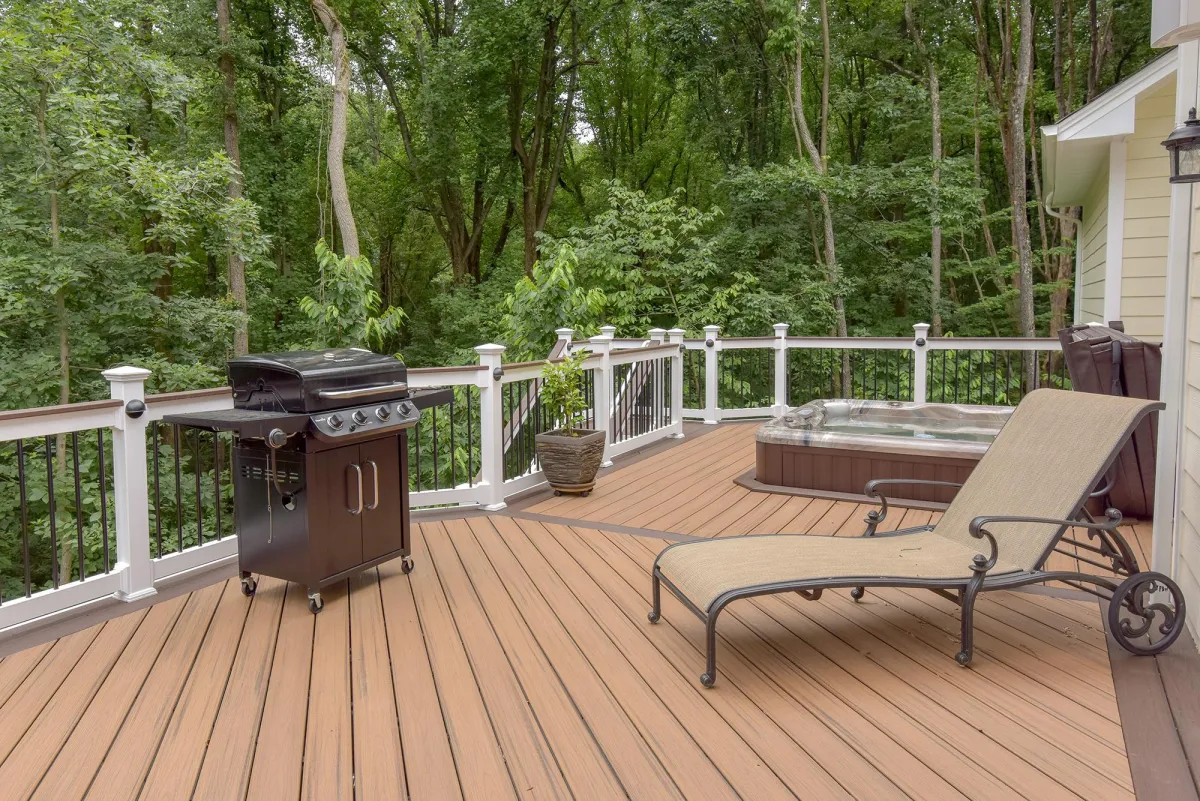 Williamsburg Fence & Deck Install Deck and Fence