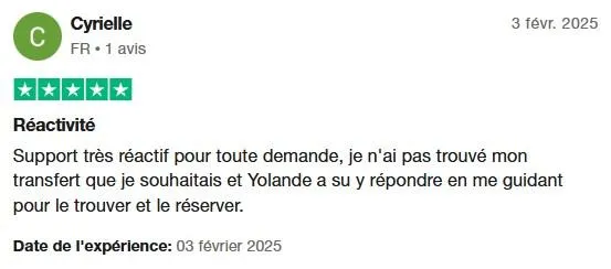 Témoignage de Cyrielle sur Trustpilot, mettant en avant la réactivité du support de Travel Advantage, en particulier l'assistance de Yolanda, qui a su aider à trouver et réserver le transfert souhaité.