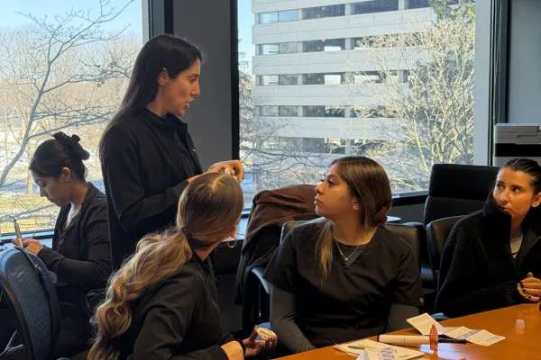 How to choose the right dental assistant program in Illinois