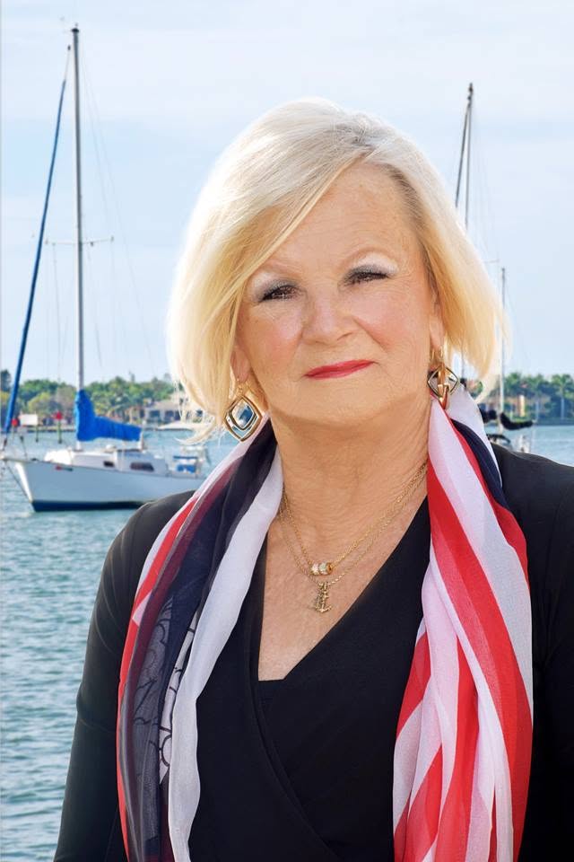 Lucy Uecker Professional Portrait