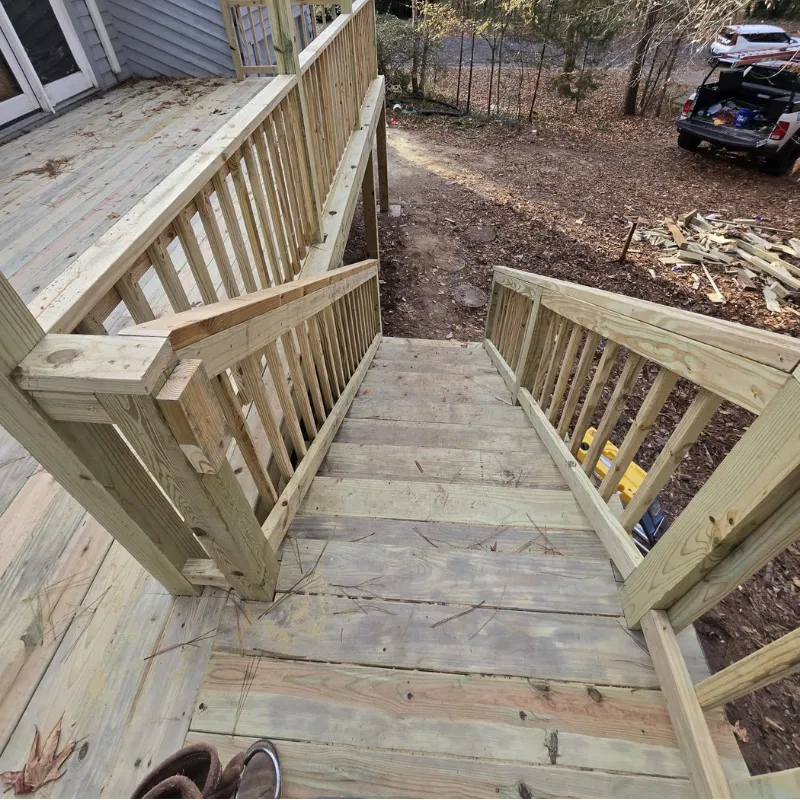 Custom deck installation in Raleigh, NC with spacious layout for outdoor living