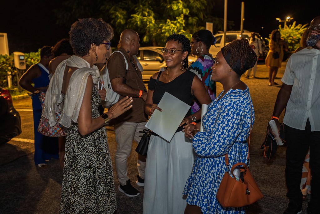 Participants networking and deeply engaged in conversation at the Belrix Summit