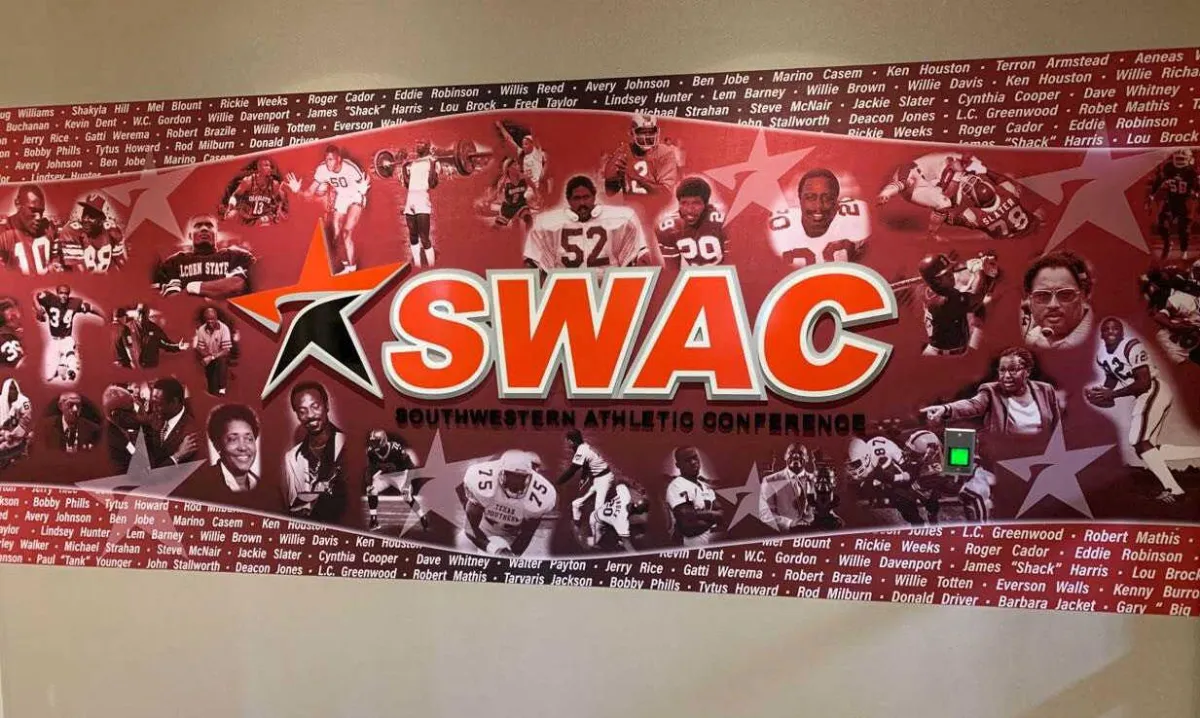 Indoor vs. Outdoor Graphics: What Works Best Where?