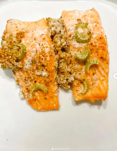 Salmão com crosta de Amêndoa e Aipo no Forno