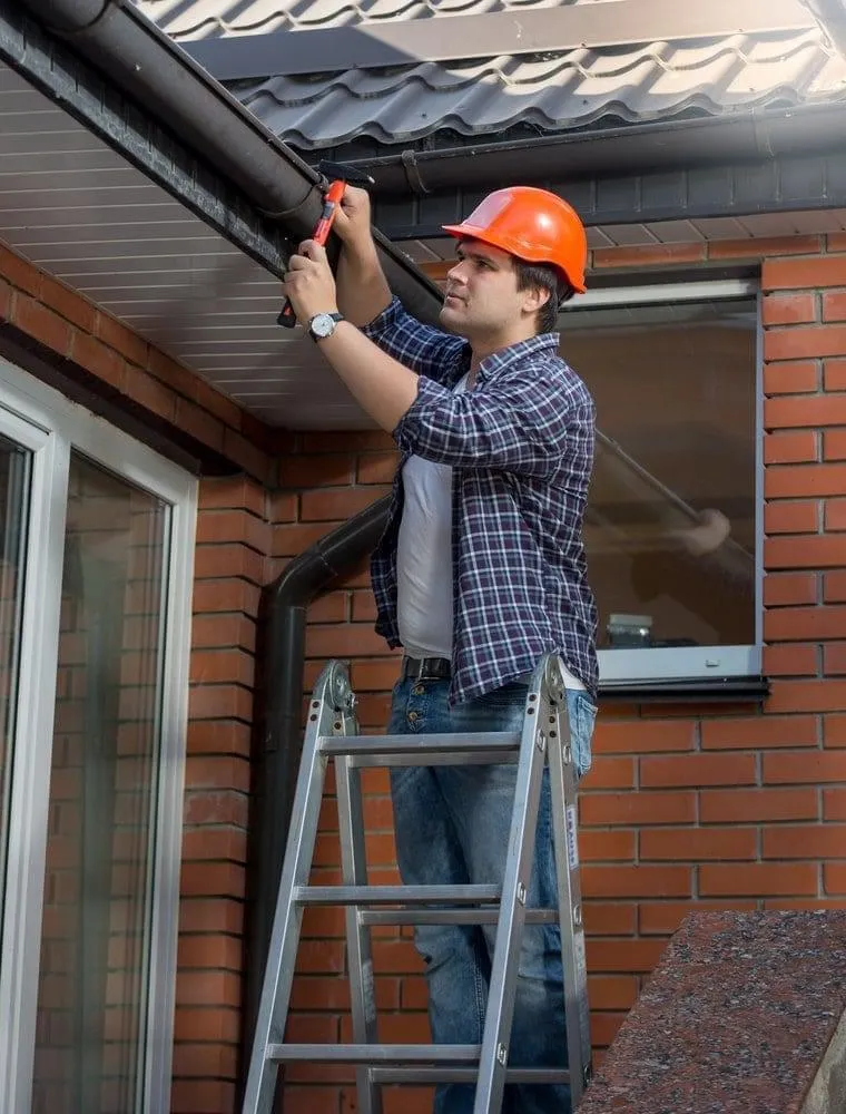 North Bay Eavestrough installation