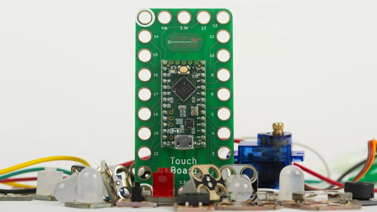 How Do You Prototype Metal Hardware vs Plastic Parts?